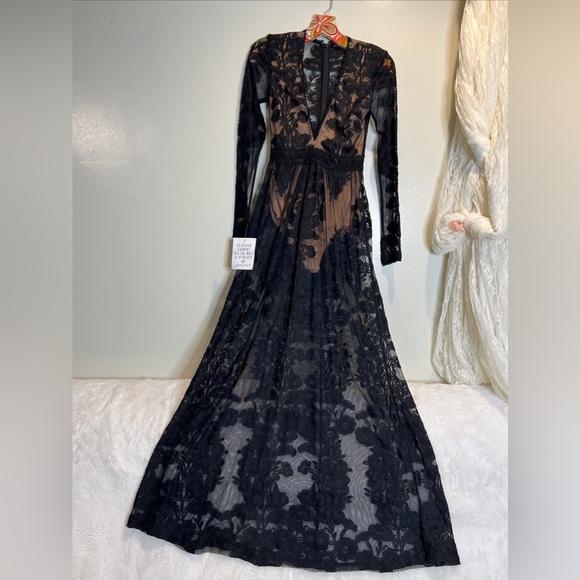 Free People For love & lemons Temecula Lace embroidered Sexy Maxi Dress - Picture 3 of 10